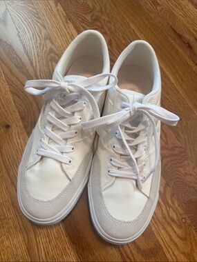 New Balance Men's White Canvas Low-Top Sneakers